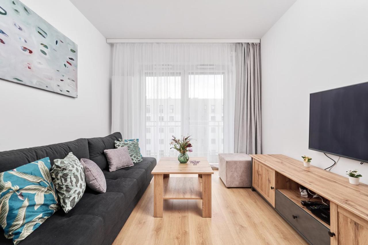 Apartment Wichrowa With Free Garage Wroclaw By Noclegi Renters ภายนอก รูปภาพ