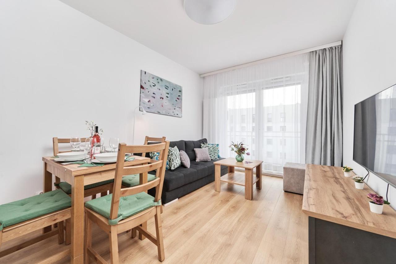 Apartment Wichrowa With Free Garage Wroclaw By Noclegi Renters ภายนอก รูปภาพ