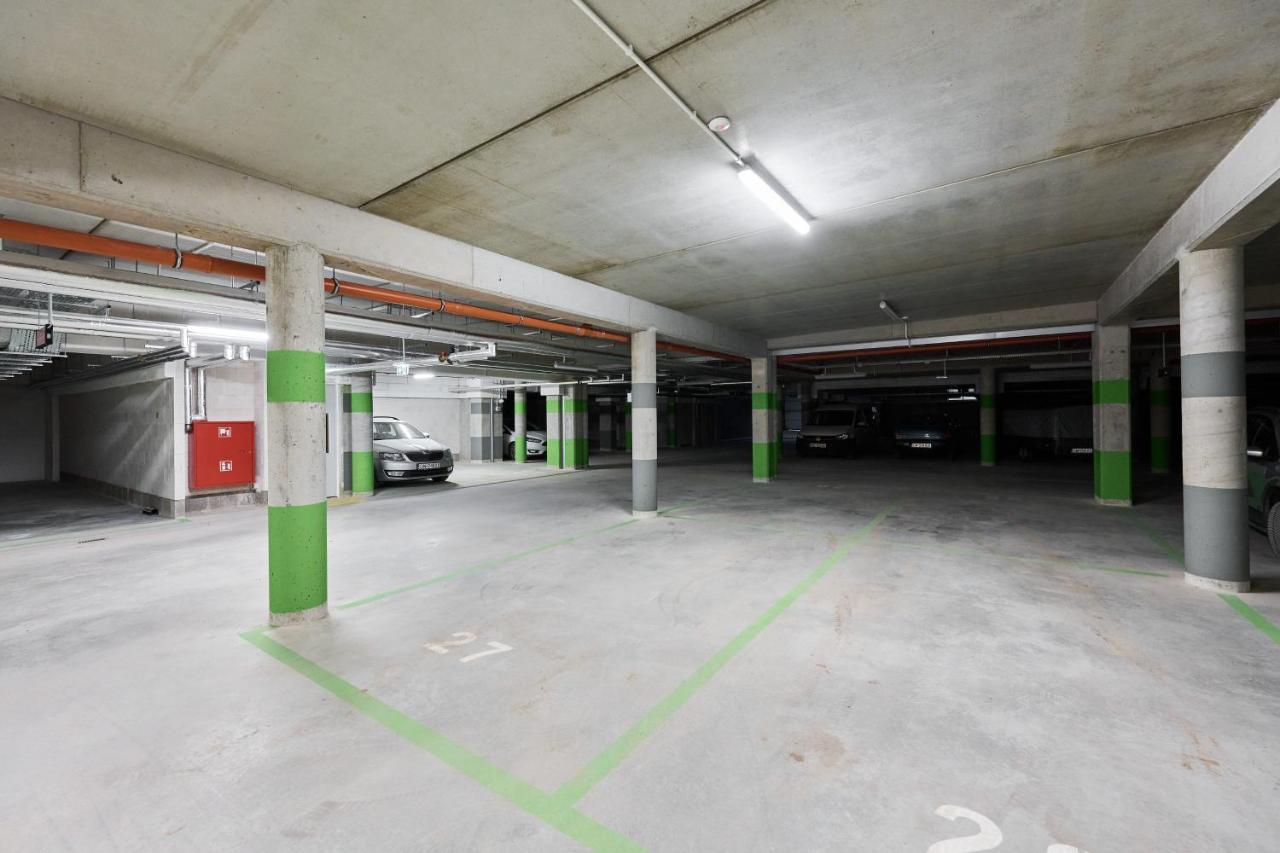 Apartment Wichrowa With Free Garage Wroclaw By Noclegi Renters ภายนอก รูปภาพ