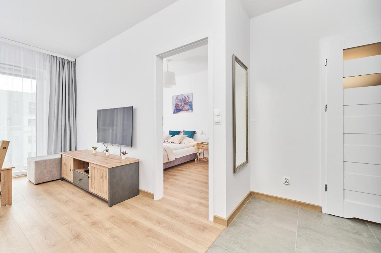 Apartment Wichrowa With Free Garage Wroclaw By Noclegi Renters ภายนอก รูปภาพ