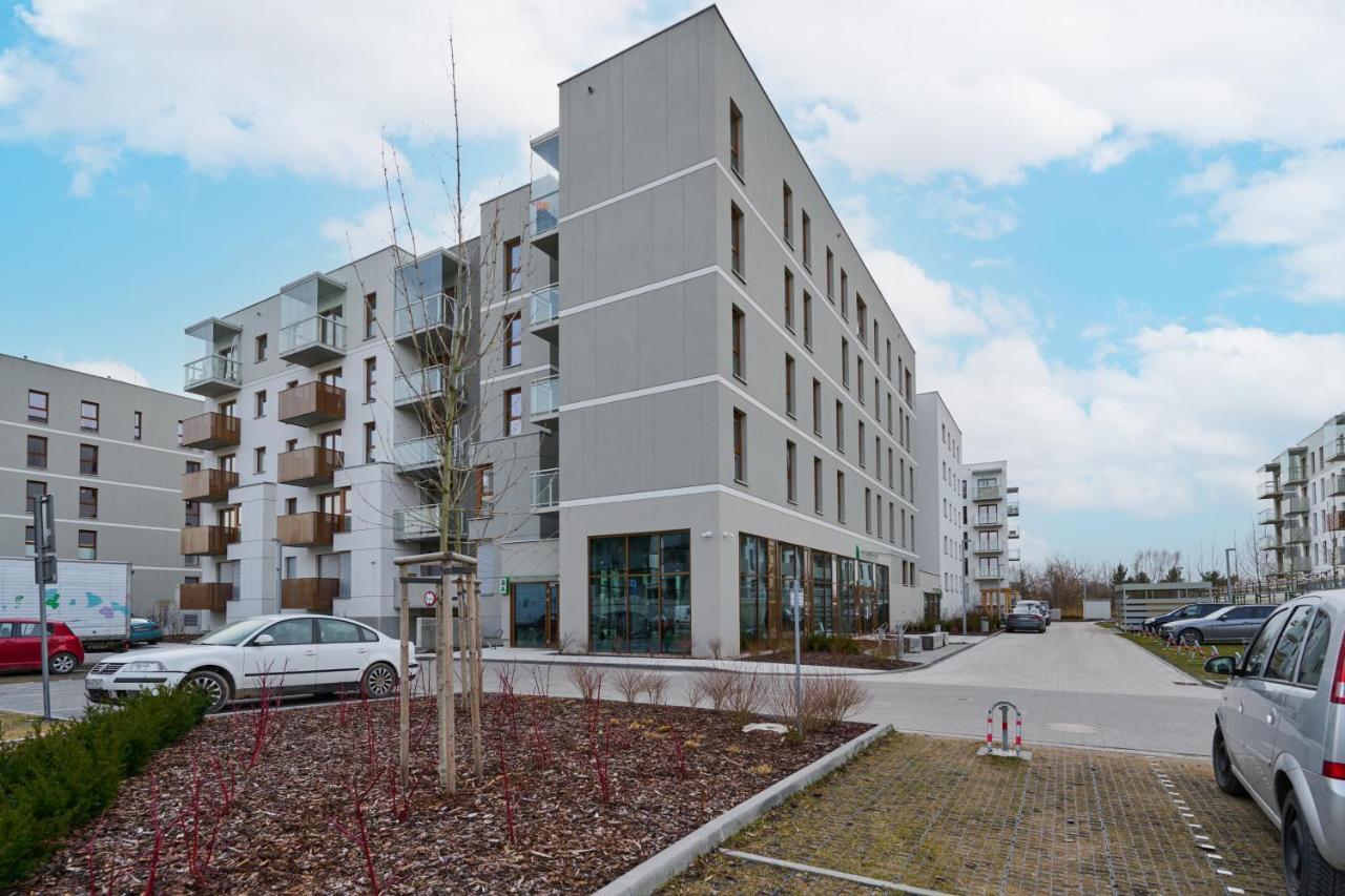 Apartment Wichrowa With Free Garage Wroclaw By Noclegi Renters ภายนอก รูปภาพ