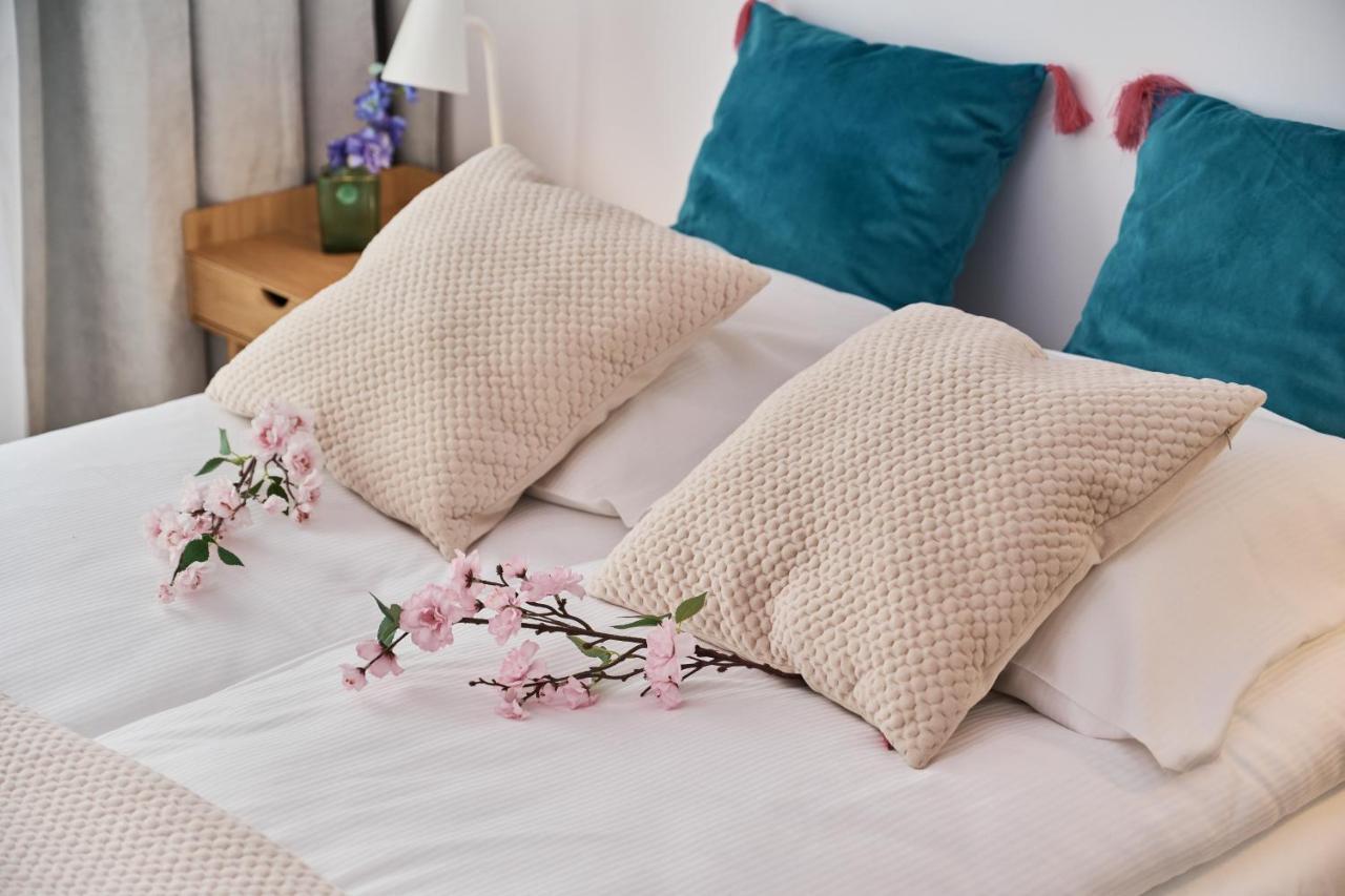 Apartment Wichrowa With Free Garage Wroclaw By Noclegi Renters ภายนอก รูปภาพ