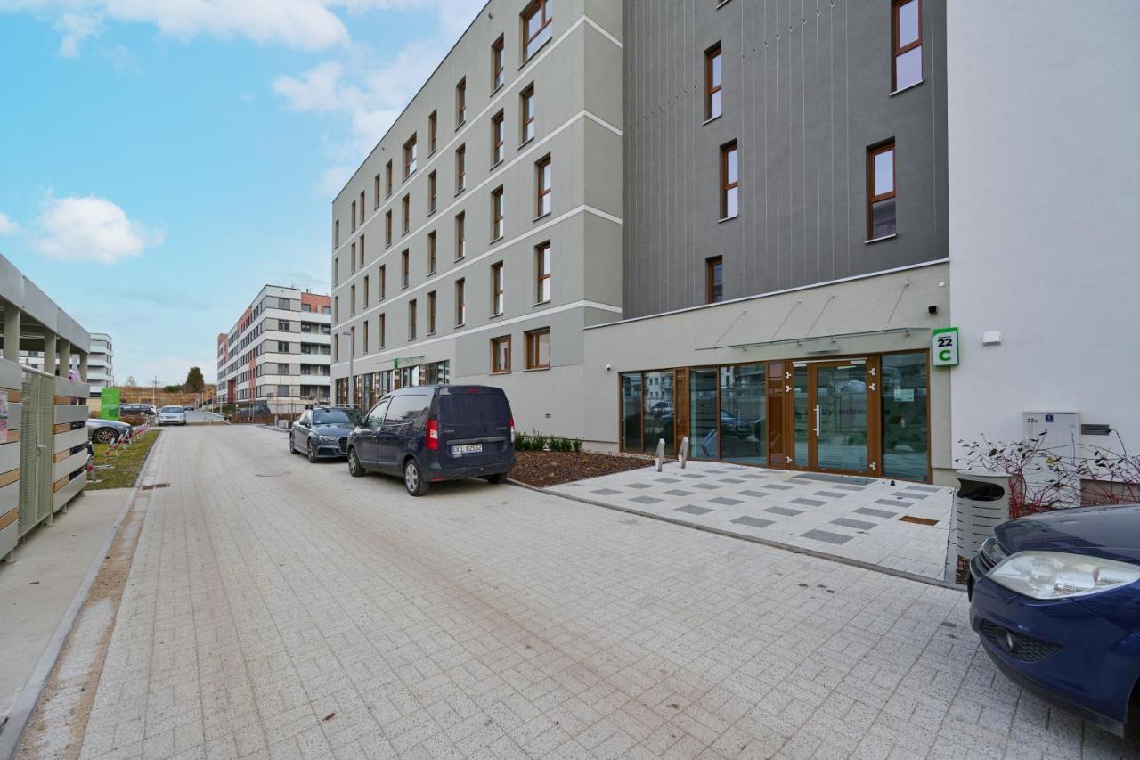 Apartment Wichrowa With Free Garage Wroclaw By Noclegi Renters ภายนอก รูปภาพ
